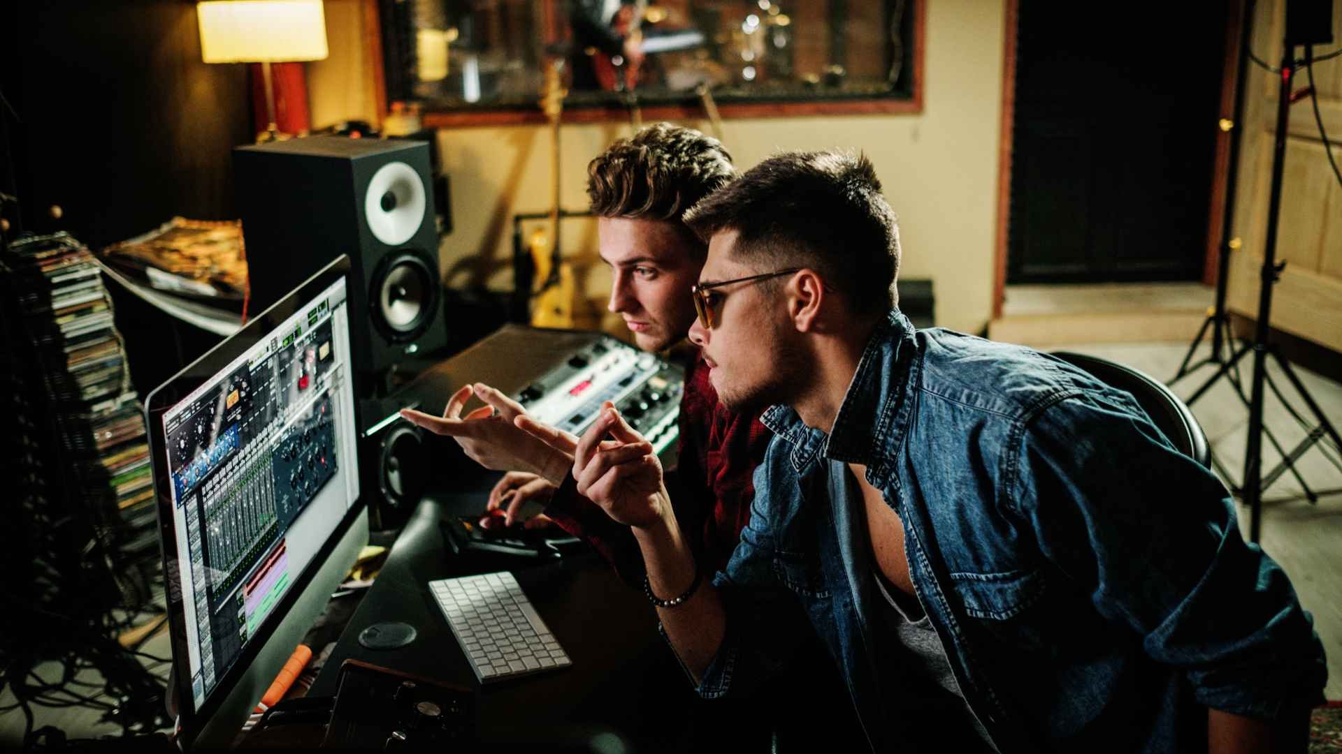 Équipe en studio de musique